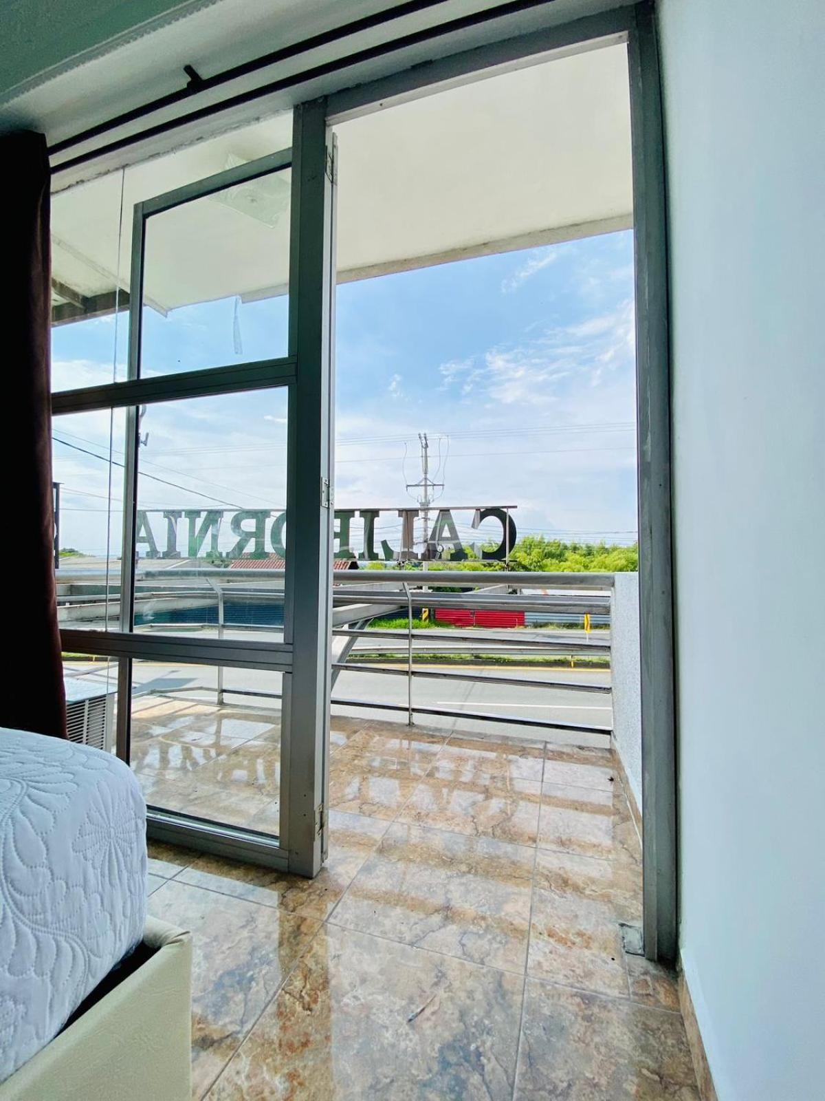 Hotel West California Puerto Espejo المظهر الخارجي الصورة