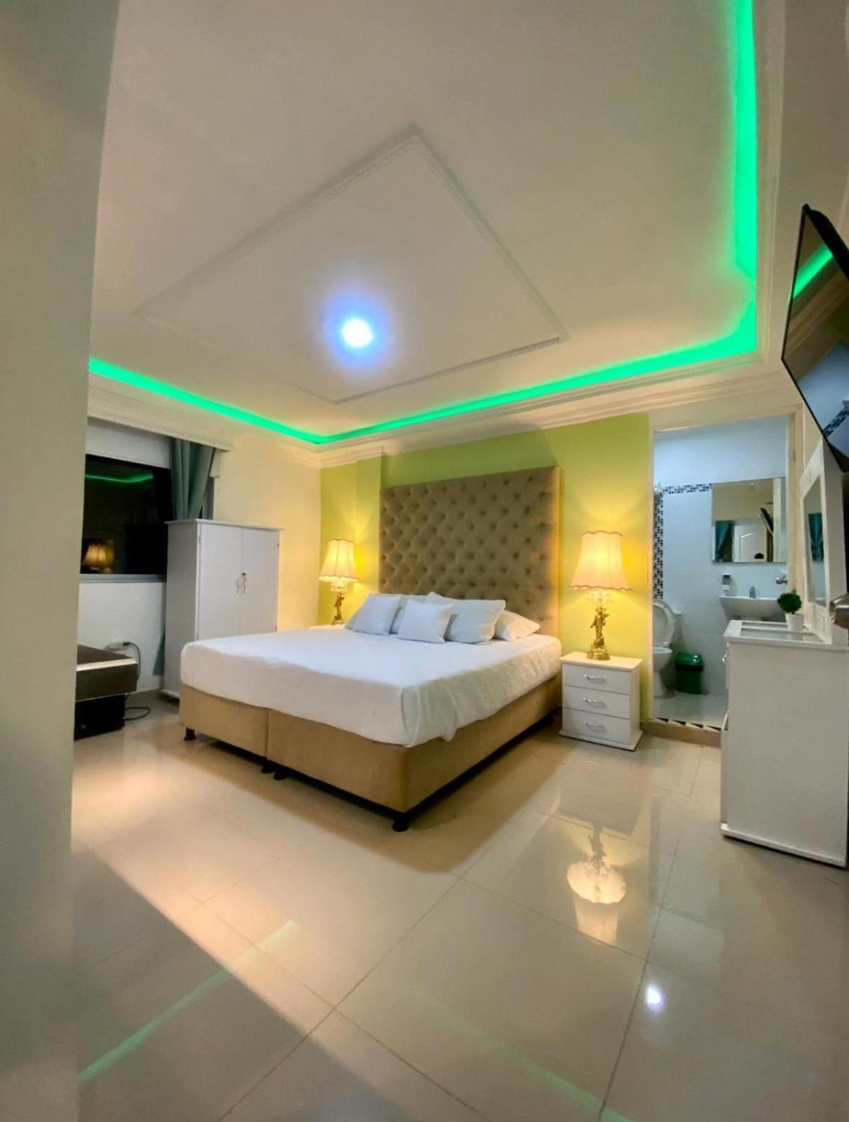 Hotel West California Puerto Espejo المظهر الخارجي الصورة